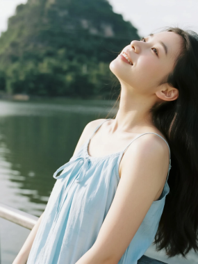 清新少女湖边高清图集 | 水光倒影唯美套图